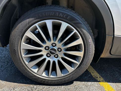 Used 2017 Lincoln MKC Reserve AWD/4WD image 9