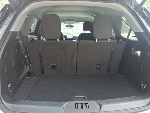 Certified 2023 Ford Explorer XLT w/ Class IV Trailer Tow Package AWD/4WD image 13
