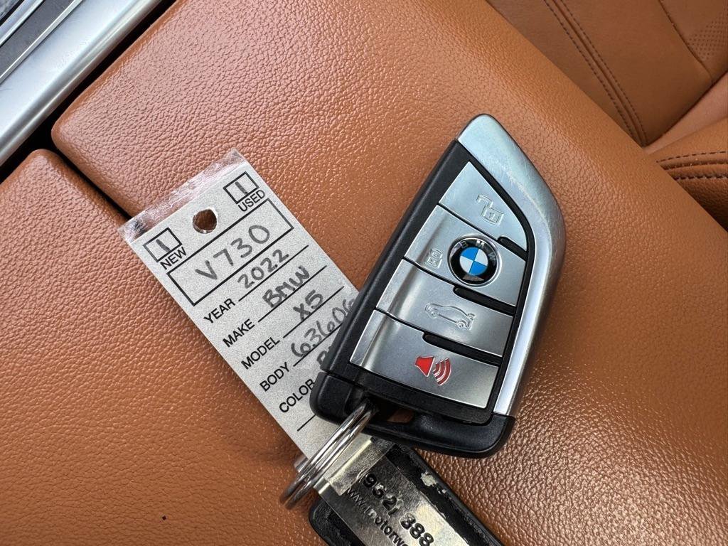 Used 2022 BMW X5 xDrive40i w/ Premium Package AWD/4WD image 36