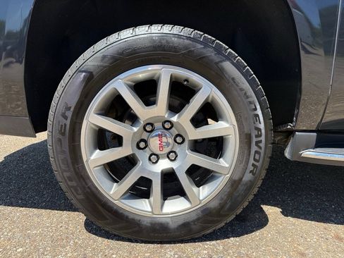 Used 2020 GMC Yukon XL Denali AWD/4WD image 36
