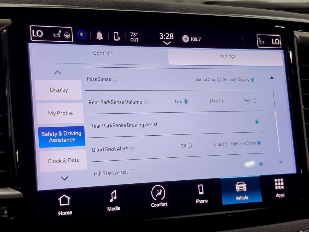 Used 2023 Chrysler Pacifica Touring FWD image 42