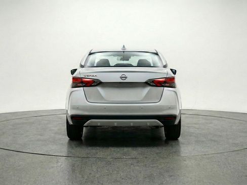 Used 2025 Nissan Versa SV image 7