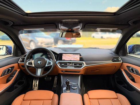 Used 2022 BMW 330i Sedan w/ M Sport Package RWD image 2