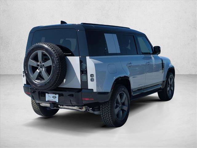 New 2026 Land Rover Defender 110 X-Dynamic SE AWD/4WD image 2
