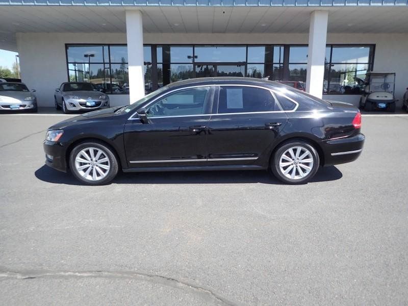 Used 2013 Volkswagen Passat 2.5 SEL Premium FWD image 2