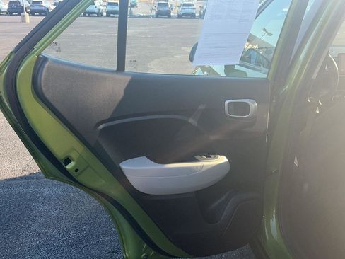 Certified 2024 Hyundai Venue SEL image 24