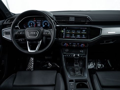 New 2025 Audi Q3 2.0T Premium image 9