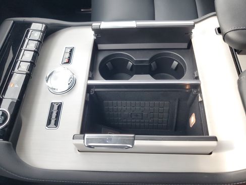 New 2026 Lincoln Navigator L Reserve AWD/4WD image 26