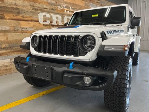 Used 2024 Jeep Wrangler Unlimited Rubicon 4xe AWD/4WD image 16