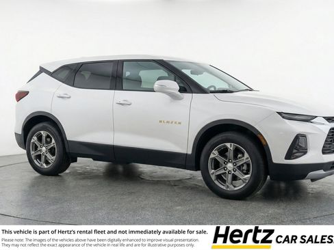 Used 2025 Chevrolet Blazer LT FWD image 1