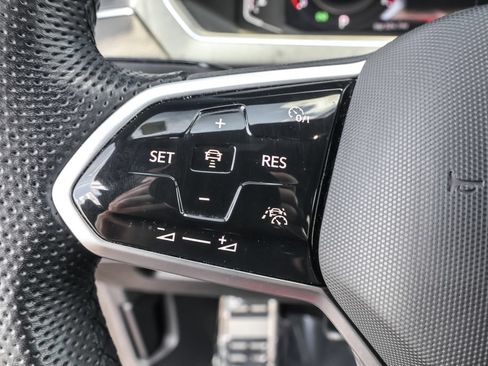 Used 2022 Volkswagen Tiguan SEL R-Line AWD/4WD image 19