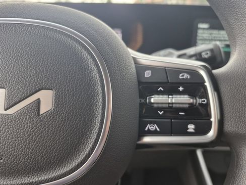 New 2026 Kia Carnival LX FWD image 19