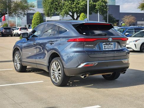 Used 2022 Toyota Venza Limited image 5