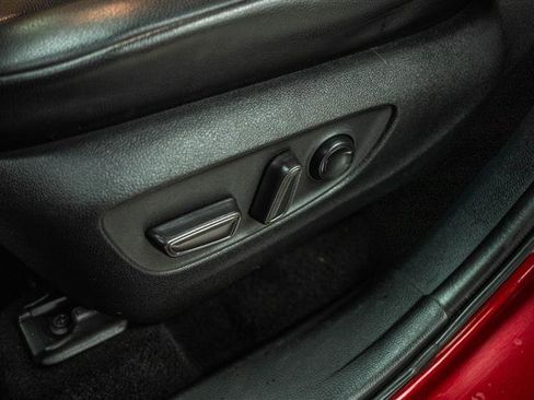 Used 2020 Toyota Highlander XLE image 16