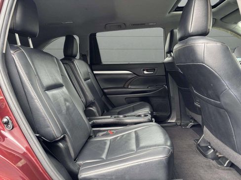 Used 2019 Toyota Highlander XLE image 21
