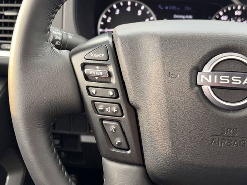 Used 2024 Nissan Frontier SV w/ Technology Package image 12