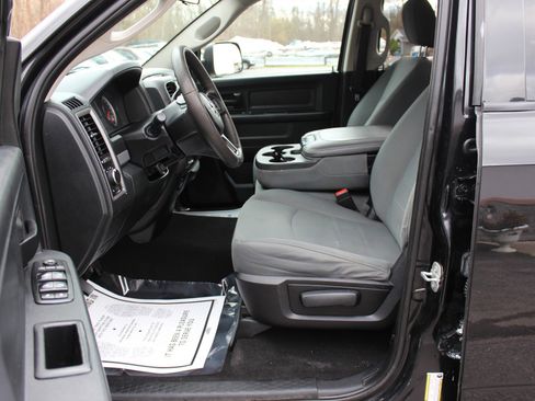 Used 2016 RAM 1500 ST w/ SXT Appearance Group image 16