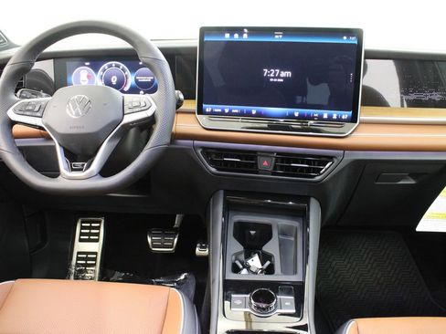 New 2026 Volkswagen Tiguan SEL R-Line AWD/4WD image 9