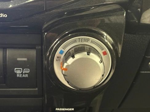Used 2019 Toyota 4Runner TRD Off-Road Premium AWD/4WD image 31