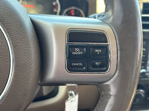 Used 2011 Jeep Liberty Limited w/ Tire & Wheel Group AWD/4WD image 21
