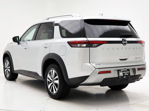 Used 2023 Nissan Pathfinder SL image 6