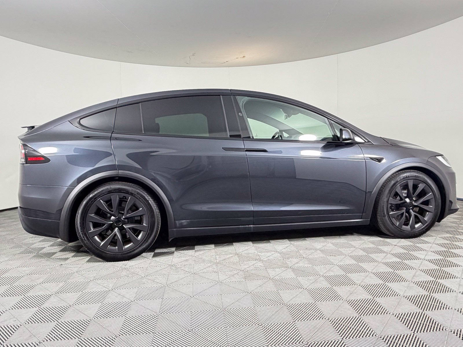 Used 2024 Tesla Model X AWD/4WD image 10