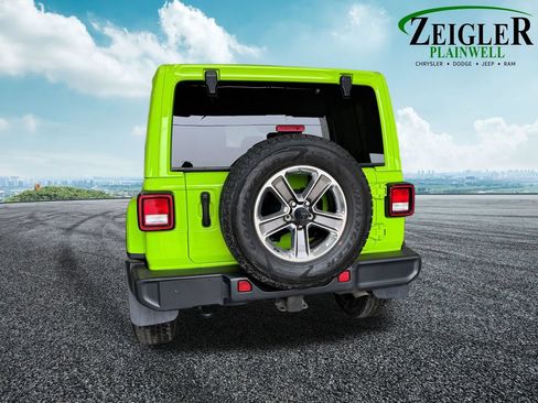 Used 2021 Jeep Wrangler Unlimited Sahara w/ Uconnect 4C Nav & Sound Group AWD/4WD image 4