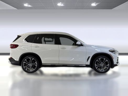 Certified 2023 BMW X5 xDrive40i w/ Parking Assistance Package AWD/4WD image 8