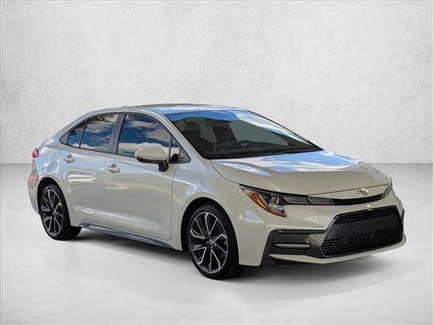 Used 2021 Toyota Corolla SE image 3