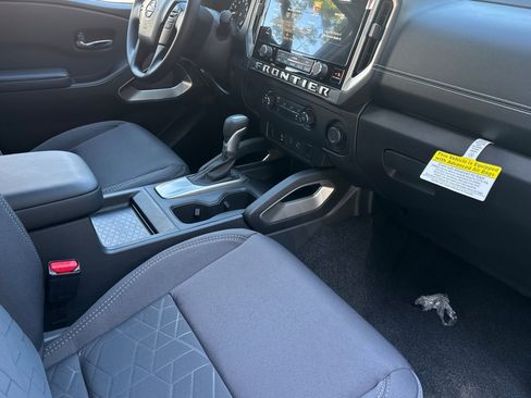 New 2025 Nissan Frontier SV image 12