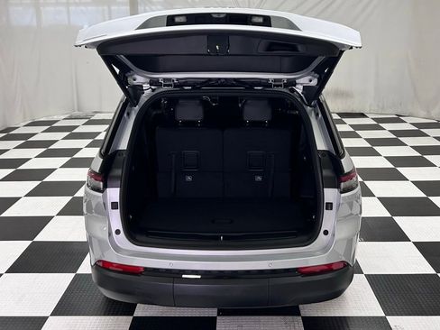 New 2025 Jeep Grand Cherokee L Altitude image 10