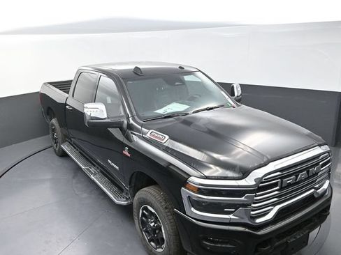 New 2026 RAM 2500 Laramie AWD/4WD image 12