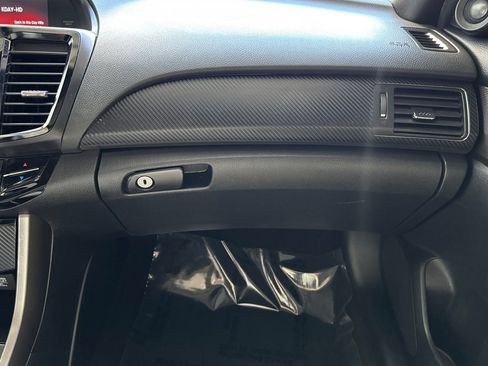 Used 2016 Honda Accord Touring image 31