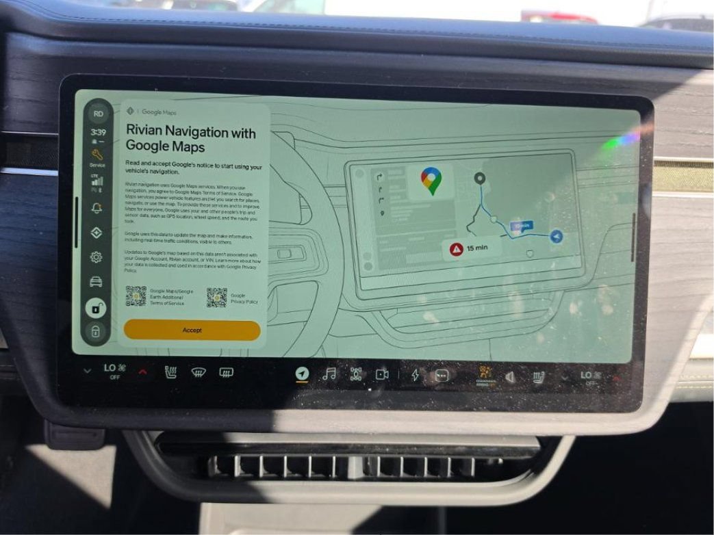 Used 2025 Rivian R1S Adventure Dual AWD/4WD image 26