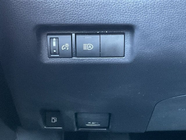 Used 2025 Toyota RAV4 SE AWD/4WD image 33