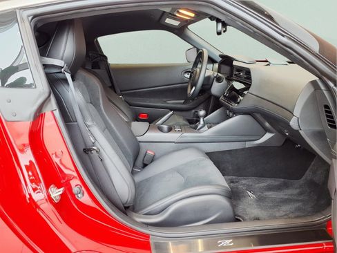 New 2025 Nissan Z Performance w/ Floor Mat Package image 10