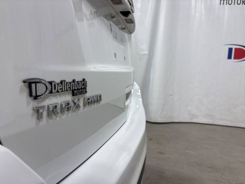 Used 2019 Chevrolet Trax LT w/ LT Convenience Package image 19