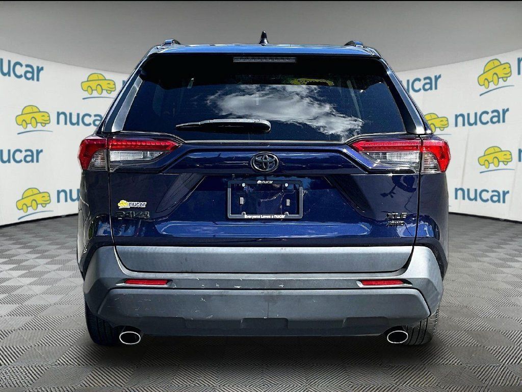 Used 2022 Toyota RAV4 XLE Premium AWD/4WD image 5