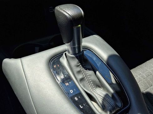 Used 2023 Honda HR-V LX image 14