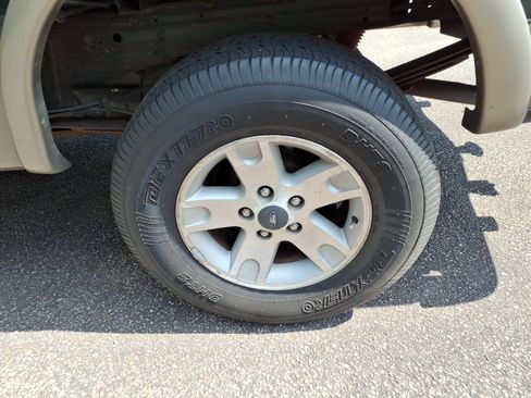 Used 2002 Ford F150 Lariat AWD/4WD image 14