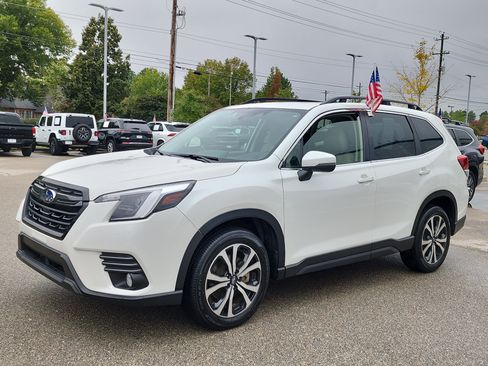 Used 2023 Subaru Forester Limited image 7