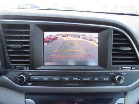 Used 2018 Hyundai Elantra SEL FWD image 18