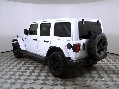 Used 2021 Jeep Wrangler Unlimited Sahara AWD/4WD image 9