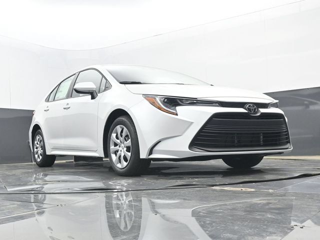Used 2025 Toyota Corolla LE FWD image 22