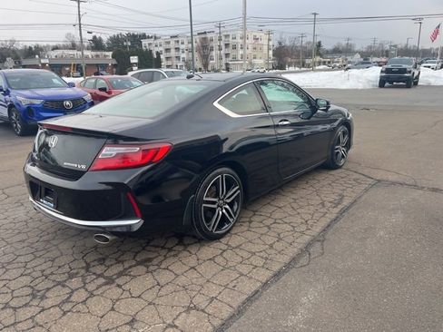 Used 2017 Honda Accord Touring image 15