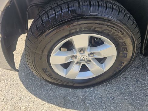 Used 2013 RAM 1500 Classic SLT w/ Remote Start & Security Group RWD image 38