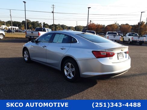 Used 2019 Chevrolet Malibu LS image 3