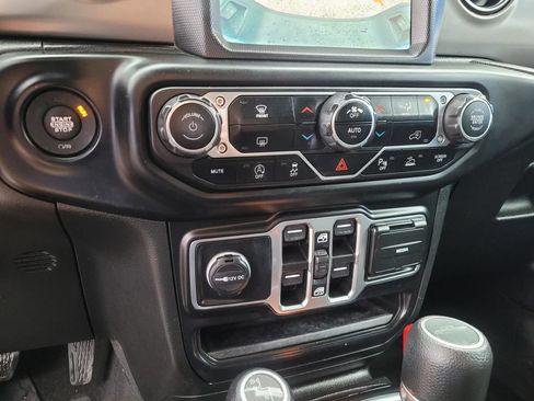 Used 2021 Jeep Gladiator Sport AWD/4WD image 20