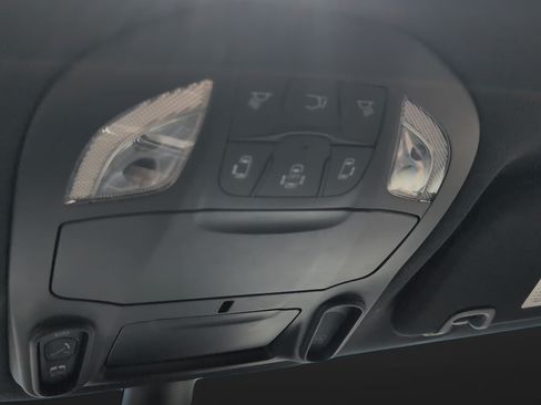 Used 2025 Chrysler Pacifica Limited FWD image 20