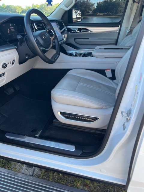 Used 2023 Jeep Grand Wagoneer 4WD image 6